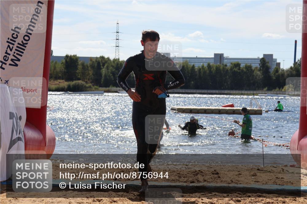 07.09.2025 - 19. Norderstedt Triathlon Luisa Fischer http://msf.ph/oto/8756944 07.09.2025 13:30:39 Schwimmen 1039 meine-sportfotos.de