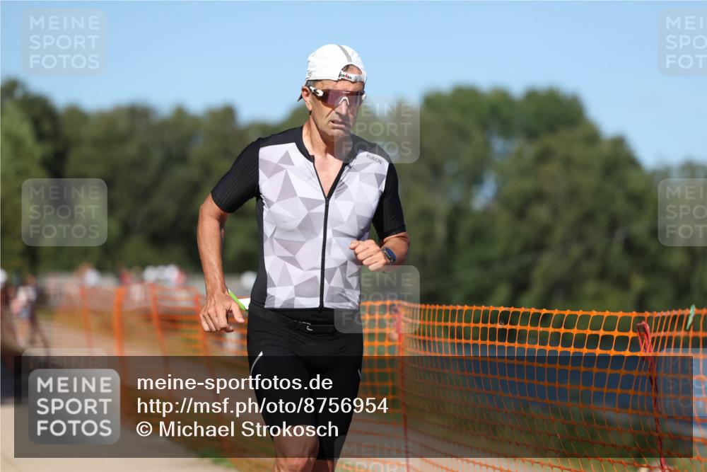 07.09.2025 - 19. Norderstedt Triathlon Michael Strokosch http://msf.ph/oto/8756954 07.09.2025 14:54:42 Laufen 964 meine-sportfotos.de