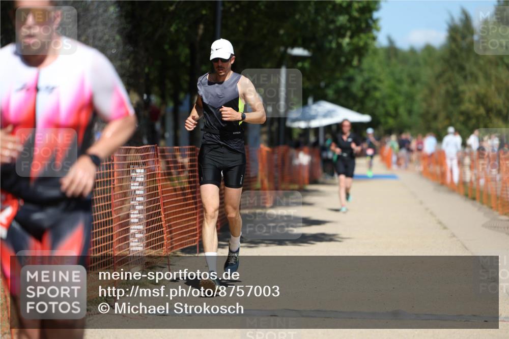 07.09.2025 - 19. Norderstedt Triathlon Michael Strokosch http://msf.ph/oto/8757003 07.09.2025 13:12:43 Laufen 156, 847, 1322 meine-sportfotos.de