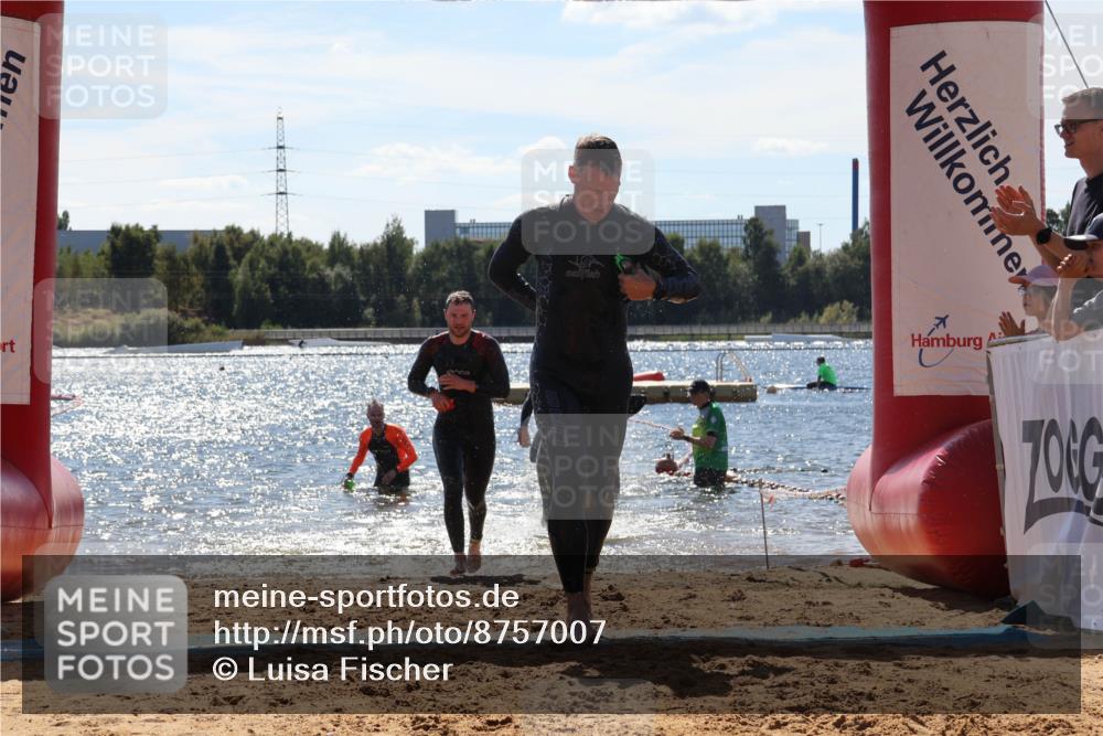 07.09.2025 - 19. Norderstedt Triathlon Luisa Fischer http://msf.ph/oto/8757007 07.09.2025 13:30:47 Schwimmen 958, 971, 995, 1039 meine-sportfotos.de