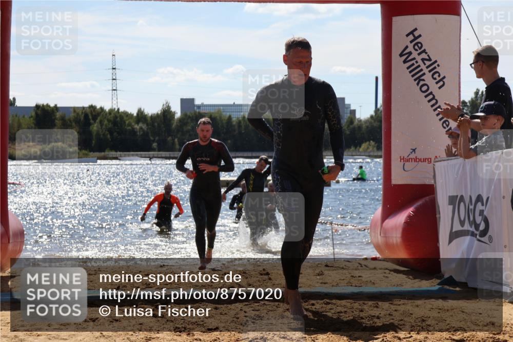 07.09.2025 - 19. Norderstedt Triathlon Luisa Fischer http://msf.ph/oto/8757020 07.09.2025 13:30:47 Schwimmen 958, 971, 995, 1039 meine-sportfotos.de