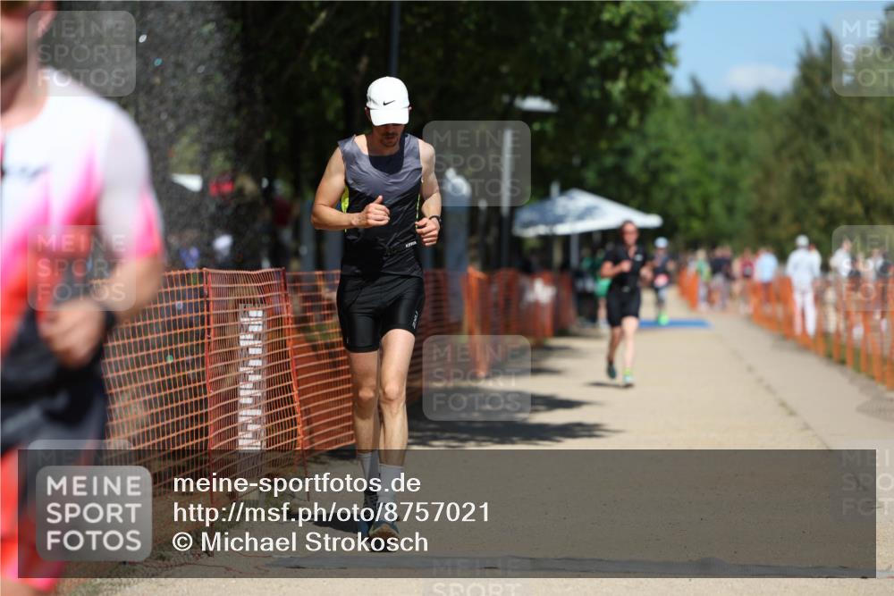 07.09.2025 - 19. Norderstedt Triathlon Michael Strokosch http://msf.ph/oto/8757021 07.09.2025 13:12:43 Laufen 156, 847, 1322 meine-sportfotos.de