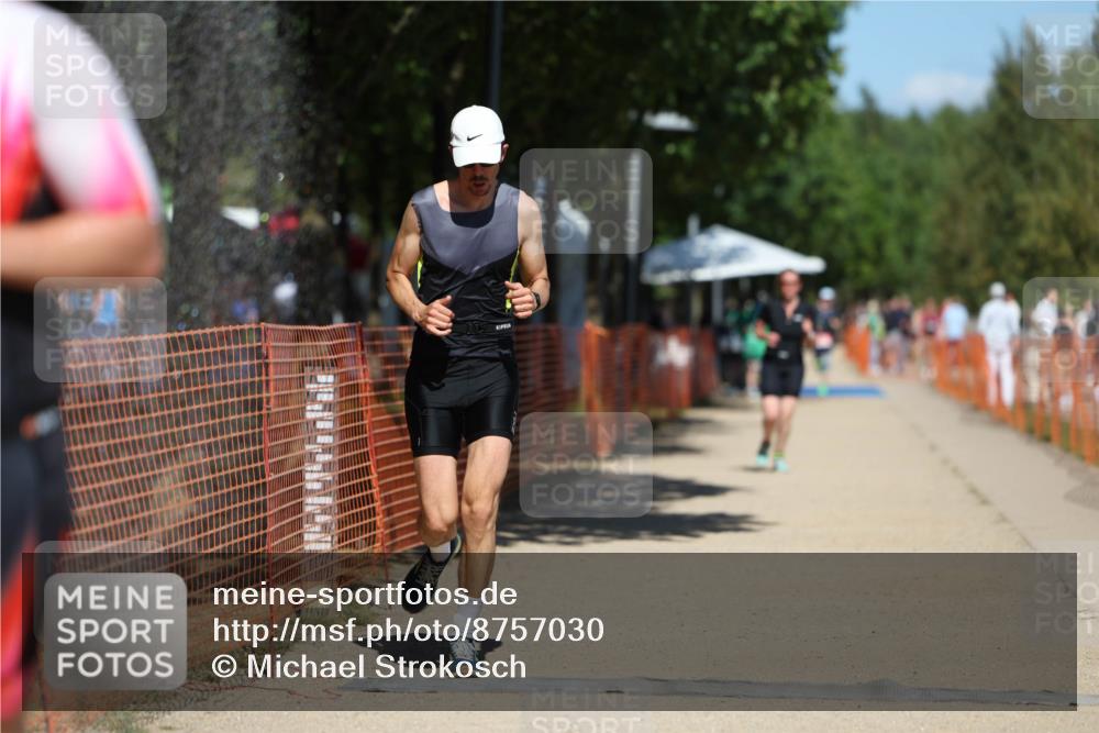 07.09.2025 - 19. Norderstedt Triathlon Michael Strokosch http://msf.ph/oto/8757030 07.09.2025 13:12:44 Laufen 847, 1269, 1322 meine-sportfotos.de