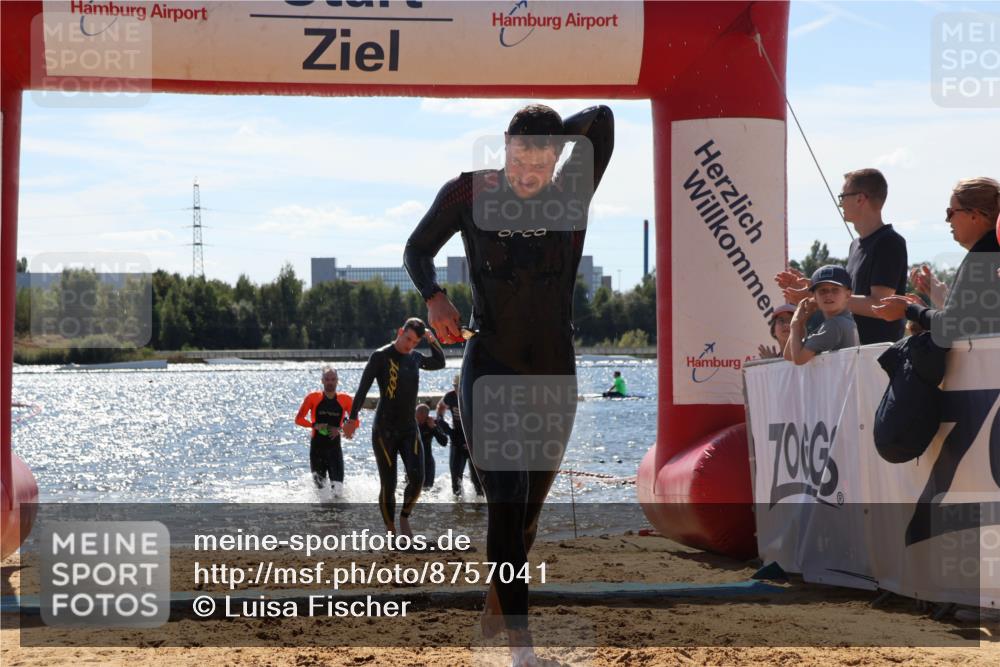 07.09.2025 - 19. Norderstedt Triathlon Luisa Fischer http://msf.ph/oto/8757041 07.09.2025 13:30:50 Schwimmen 958, 971, 995, 1039, 1401 meine-sportfotos.de
