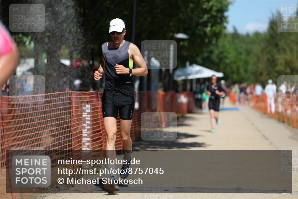 07.09.2025 - 19. Norderstedt Triathlon Michael Strokosch http://msf.ph/oto/8757045 07.09.2025 13:12:44 Laufen 847, 1269, 1322 meine-sportfotos.de