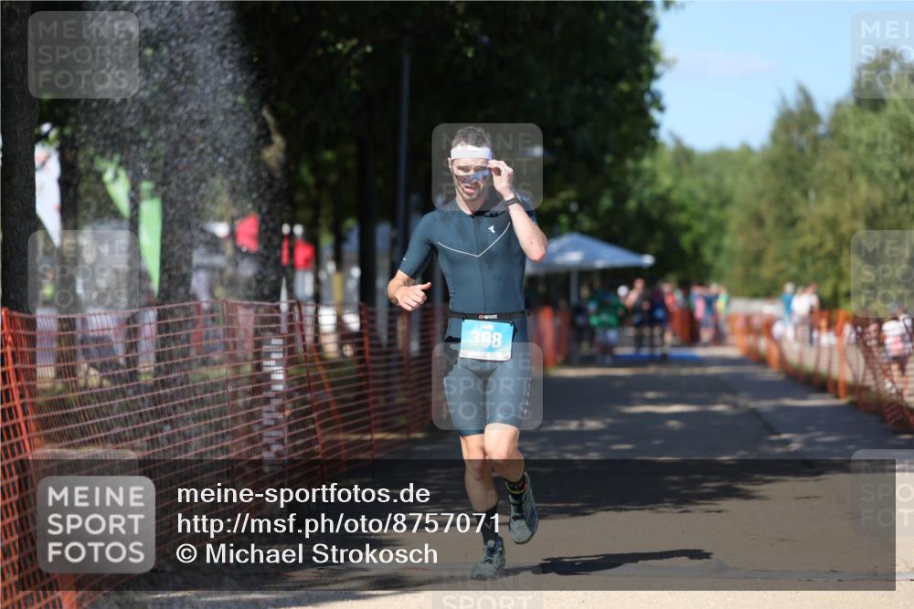 07.09.2025 - 19. Norderstedt Triathlon Michael Strokosch http://msf.ph/oto/8757071 07.09.2025 14:55:01 Laufen 398, 900 meine-sportfotos.de