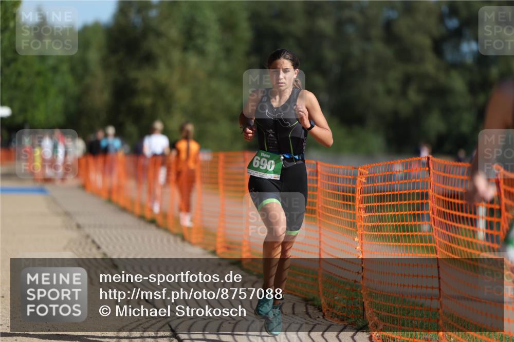 07.09.2025 - 19. Norderstedt Triathlon Michael Strokosch http://msf.ph/oto/8757088 07.09.2025 10:42:44 Laufen 112, 690 meine-sportfotos.de