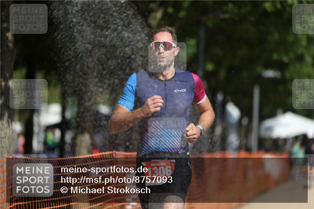 07.09.2025 - 19. Norderstedt Triathlon Michael Strokosch http://msf.ph/oto/8757093 07.09.2025 12:04:15 Laufen 1278, 1306 meine-sportfotos.de