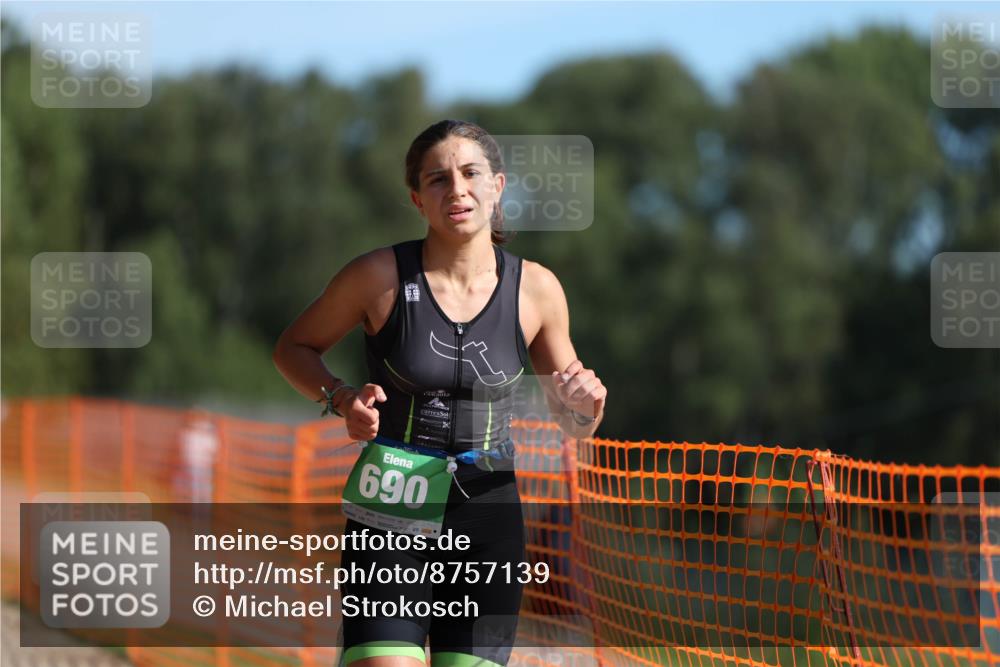 07.09.2025 - 19. Norderstedt Triathlon Michael Strokosch http://msf.ph/oto/8757139 07.09.2025 10:42:45 Laufen 112, 690 meine-sportfotos.de