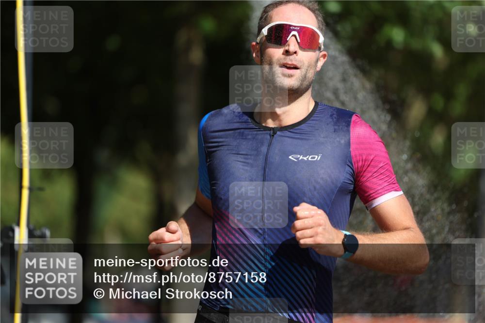 07.09.2025 - 19. Norderstedt Triathlon Michael Strokosch http://msf.ph/oto/8757158 07.09.2025 12:04:16 Laufen 1278, 1306 meine-sportfotos.de