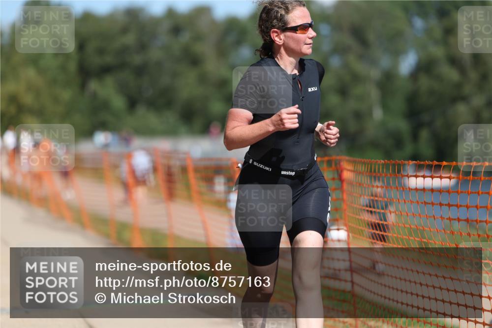 07.09.2025 - 19. Norderstedt Triathlon Michael Strokosch http://msf.ph/oto/8757163 07.09.2025 13:12:53 Laufen 250, 1269 meine-sportfotos.de
