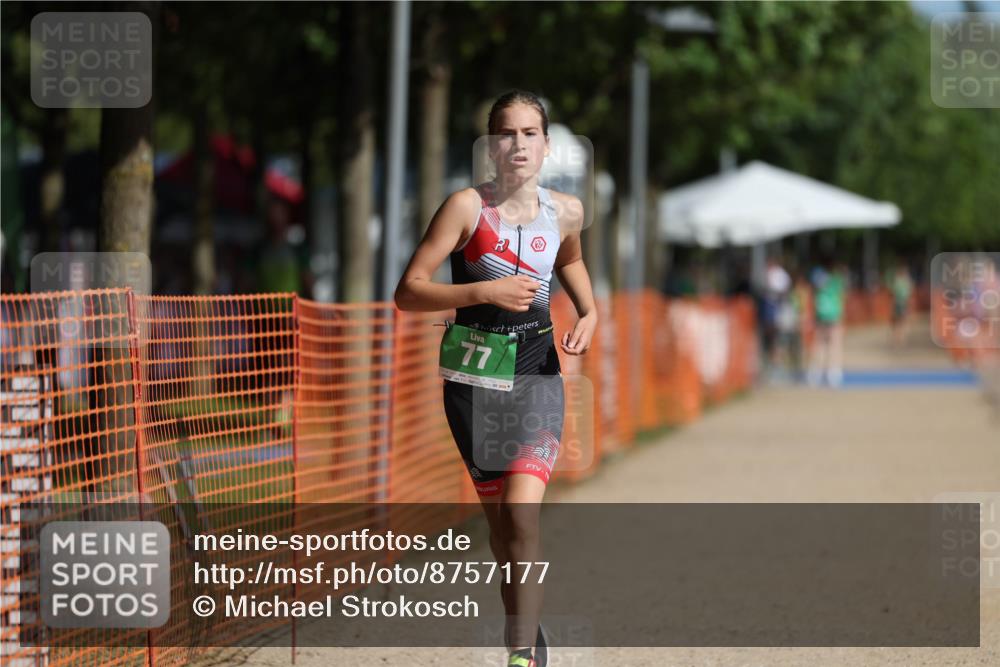 07.09.2025 - 19. Norderstedt Triathlon Michael Strokosch http://msf.ph/oto/8757177 07.09.2025 11:02:03 Laufen 77 meine-sportfotos.de