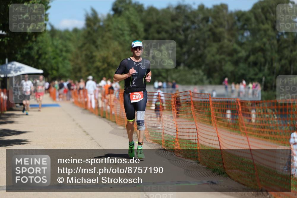 07.09.2025 - 19. Norderstedt Triathlon Michael Strokosch http://msf.ph/oto/8757190 07.09.2025 13:12:59 Laufen 250 meine-sportfotos.de