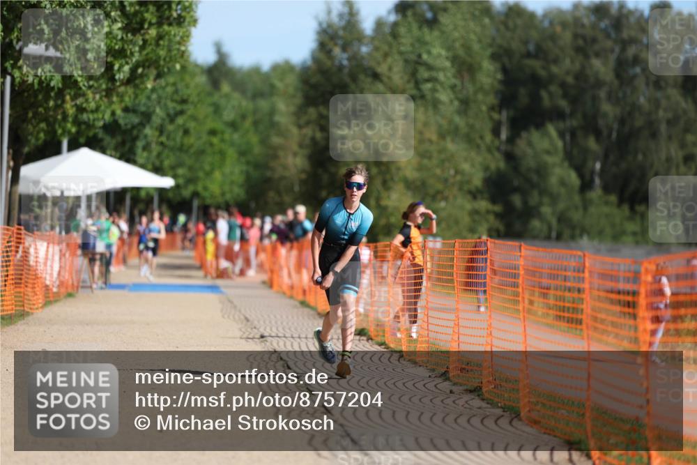 07.09.2025 - 19. Norderstedt Triathlon Michael Strokosch http://msf.ph/oto/8757204 07.09.2025 10:43:07 Laufen 685 meine-sportfotos.de