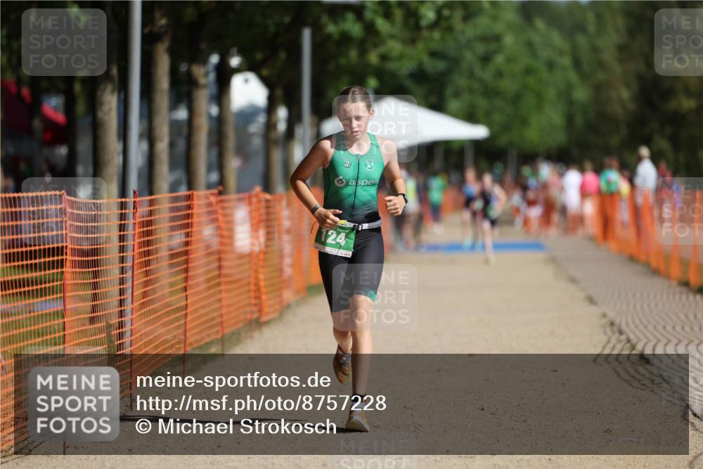 07.09.2025 - 19. Norderstedt Triathlon Michael Strokosch http://msf.ph/oto/8757228 07.09.2025 11:02:32 Laufen 124 meine-sportfotos.de