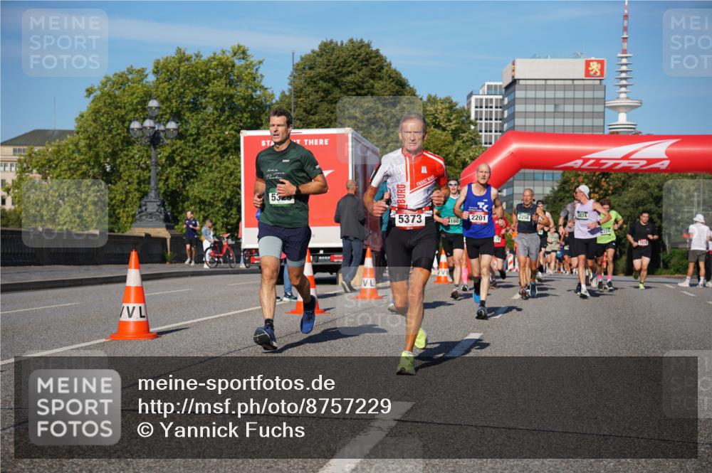 07.09.2025 - BARMER Alsterlauf Yannick Fuchs http://msf.ph/oto/8757229 07.09.2025 09:38:45 Laufen 53, 3874, 5373, 2201, 2258, 3160 meine-sportfotos.de
