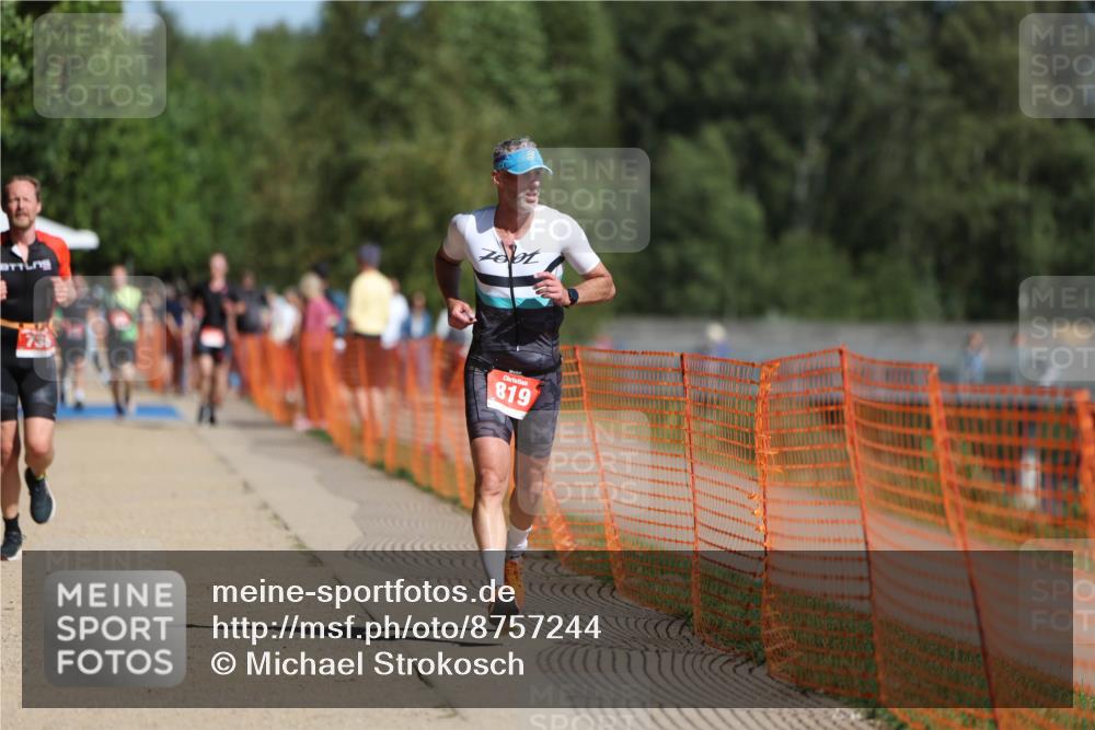 07.09.2025 - 19. Norderstedt Triathlon Michael Strokosch http://msf.ph/oto/8757244 07.09.2025 12:04:27 Laufen 191, 303, 736, 819 meine-sportfotos.de