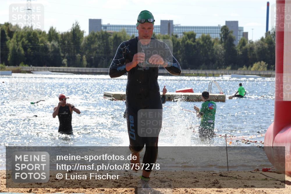 07.09.2025 - 19. Norderstedt Triathlon Luisa Fischer http://msf.ph/oto/8757278 07.09.2025 13:32:52 Schwimmen 400, 992 meine-sportfotos.de