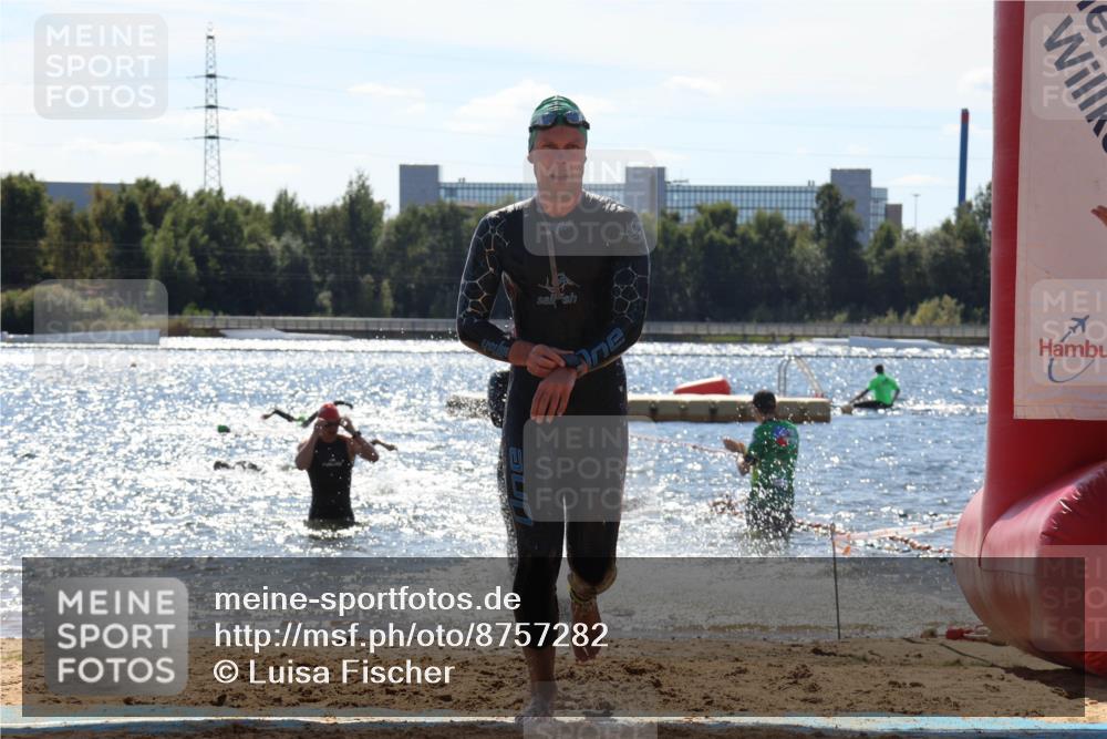 07.09.2025 - 19. Norderstedt Triathlon Luisa Fischer http://msf.ph/oto/8757282 07.09.2025 13:32:53 Schwimmen 400, 992 meine-sportfotos.de
