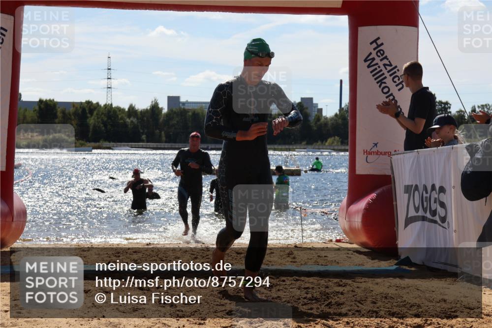 07.09.2025 - 19. Norderstedt Triathlon Luisa Fischer http://msf.ph/oto/8757294 07.09.2025 13:32:54 Schwimmen 400, 992 meine-sportfotos.de