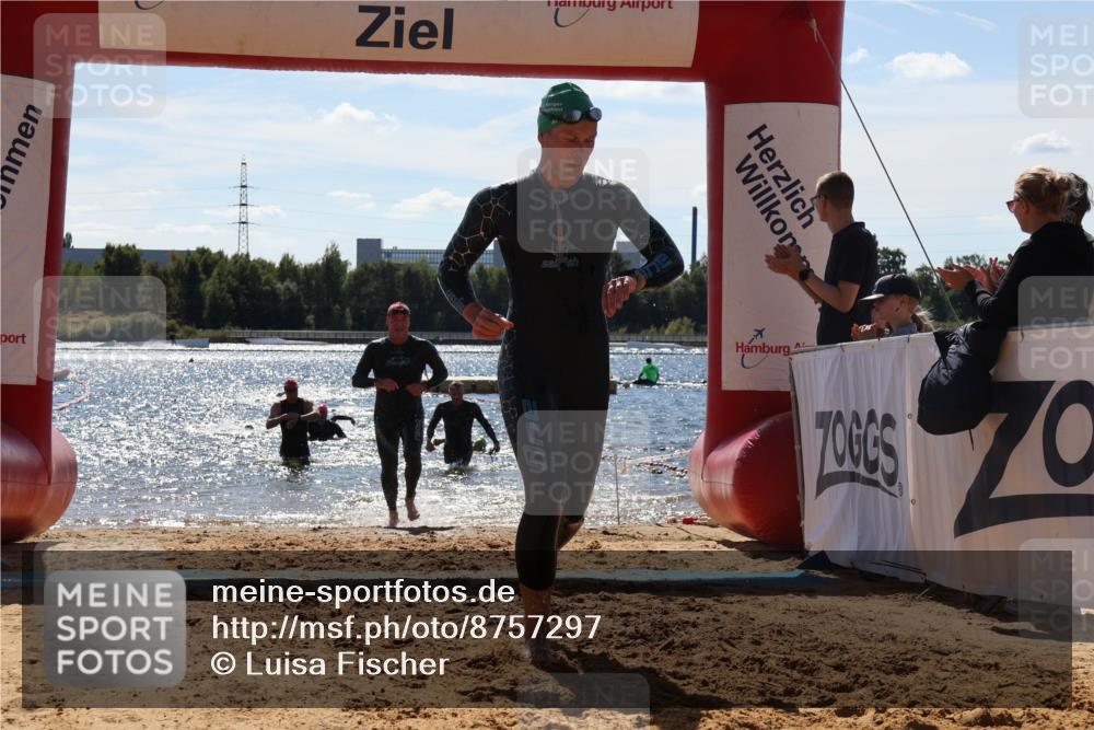 07.09.2025 - 19. Norderstedt Triathlon Luisa Fischer http://msf.ph/oto/8757297 07.09.2025 13:32:54 Schwimmen 400, 992 meine-sportfotos.de