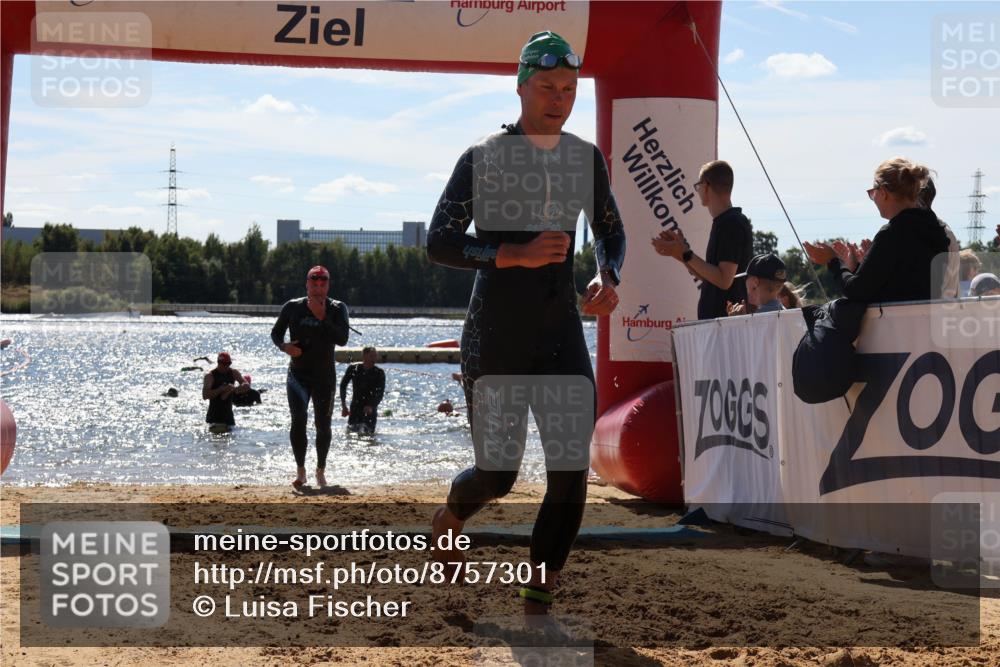 07.09.2025 - 19. Norderstedt Triathlon Luisa Fischer http://msf.ph/oto/8757301 07.09.2025 13:32:54 Schwimmen 400, 992 meine-sportfotos.de