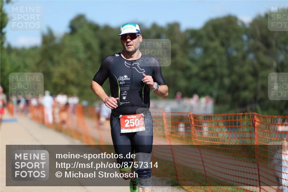 07.09.2025 - 19. Norderstedt Triathlon Michael Strokosch http://msf.ph/oto/8757314 07.09.2025 13:13:01 Laufen 250 meine-sportfotos.de