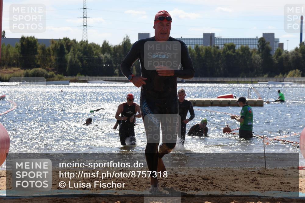 07.09.2025 - 19. Norderstedt Triathlon Luisa Fischer http://msf.ph/oto/8757318 07.09.2025 13:32:56 Schwimmen 400, 992 meine-sportfotos.de