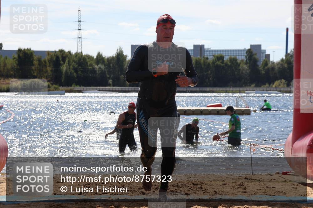 07.09.2025 - 19. Norderstedt Triathlon Luisa Fischer http://msf.ph/oto/8757323 07.09.2025 13:32:57 Schwimmen 400, 989, 992 meine-sportfotos.de