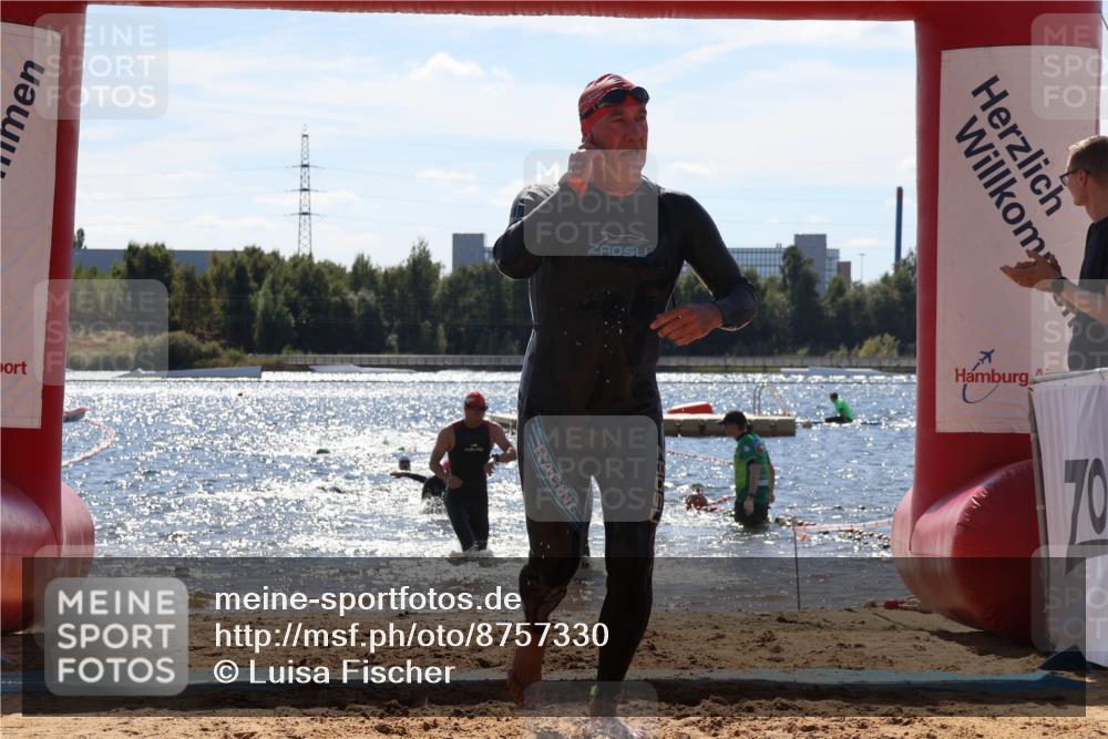 07.09.2025 - 19. Norderstedt Triathlon Luisa Fischer http://msf.ph/oto/8757330 07.09.2025 13:32:57 Schwimmen 400, 989, 992 meine-sportfotos.de