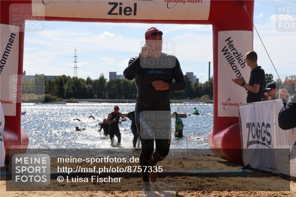 07.09.2025 - 19. Norderstedt Triathlon Luisa Fischer http://msf.ph/oto/8757335 07.09.2025 13:32:58 Schwimmen 400, 989, 992, 1027 meine-sportfotos.de