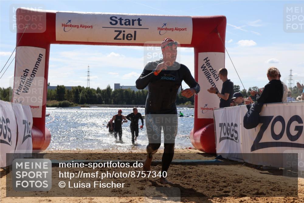 07.09.2025 - 19. Norderstedt Triathlon Luisa Fischer http://msf.ph/oto/8757340 07.09.2025 13:32:58 Schwimmen 400, 989, 992, 1027 meine-sportfotos.de