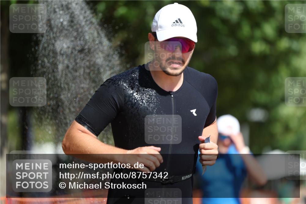 07.09.2025 - 19. Norderstedt Triathlon Michael Strokosch http://msf.ph/oto/8757342 07.09.2025 12:04:30 Laufen 191, 303, 736, 819 meine-sportfotos.de