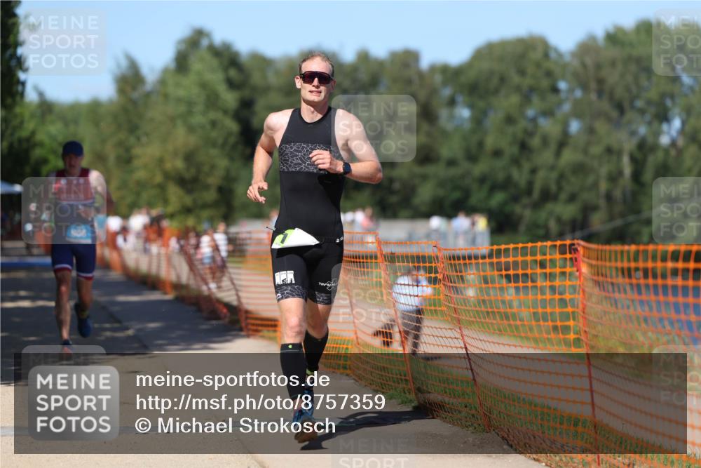 07.09.2025 - 19. Norderstedt Triathlon Michael Strokosch http://msf.ph/oto/8757359 07.09.2025 14:55:21 Laufen 908, 976, 1027 meine-sportfotos.de