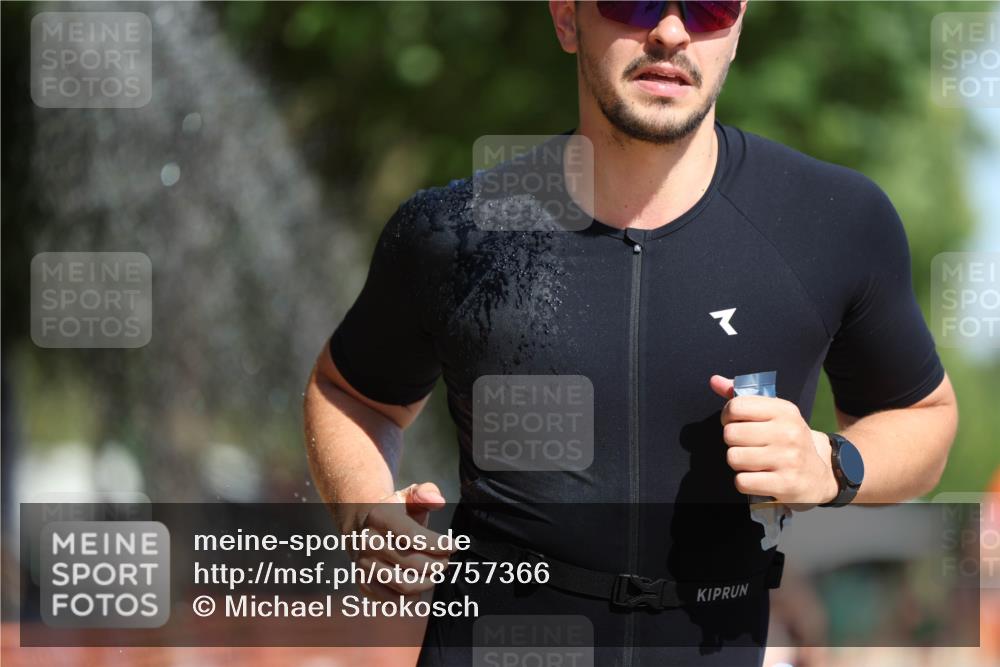 07.09.2025 - 19. Norderstedt Triathlon Michael Strokosch http://msf.ph/oto/8757366 07.09.2025 12:04:30 Laufen 191, 303, 736, 819 meine-sportfotos.de