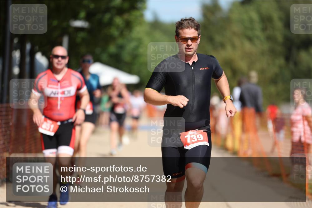 07.09.2025 - 19. Norderstedt Triathlon Michael Strokosch http://msf.ph/oto/8757382 07.09.2025 12:50:58 Laufen 140, 739, 851, 1224 meine-sportfotos.de
