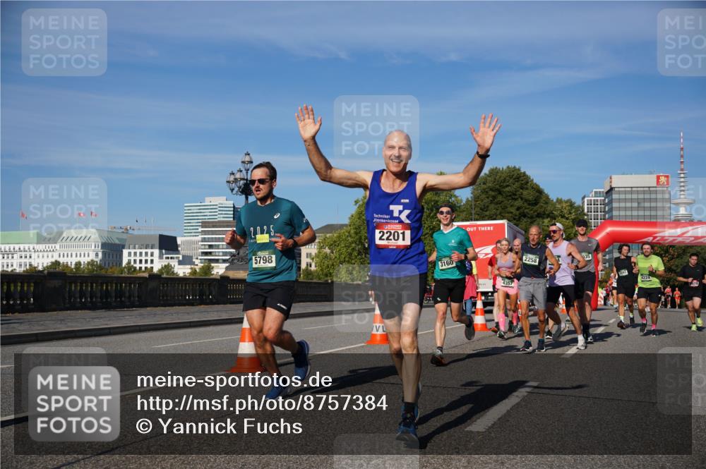 07.09.2025 - BARMER Alsterlauf Yannick Fuchs http://msf.ph/oto/8757384 07.09.2025 09:38:49 Laufen 5798, 2201, 3160, 4357, 2258, 935, 591, 4224 meine-sportfotos.de
