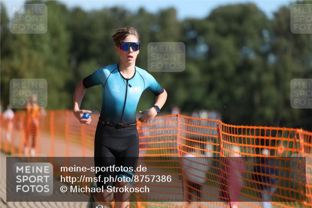 07.09.2025 - 19. Norderstedt Triathlon Michael Strokosch http://msf.ph/oto/8757386 07.09.2025 10:43:11 Laufen 685 meine-sportfotos.de