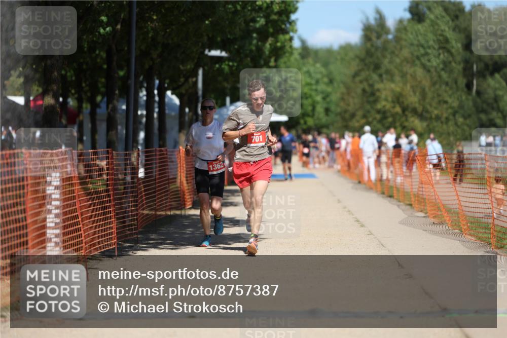 07.09.2025 - 19. Norderstedt Triathlon Michael Strokosch http://msf.ph/oto/8757387 07.09.2025 13:13:08 Laufen 701, 1362 meine-sportfotos.de