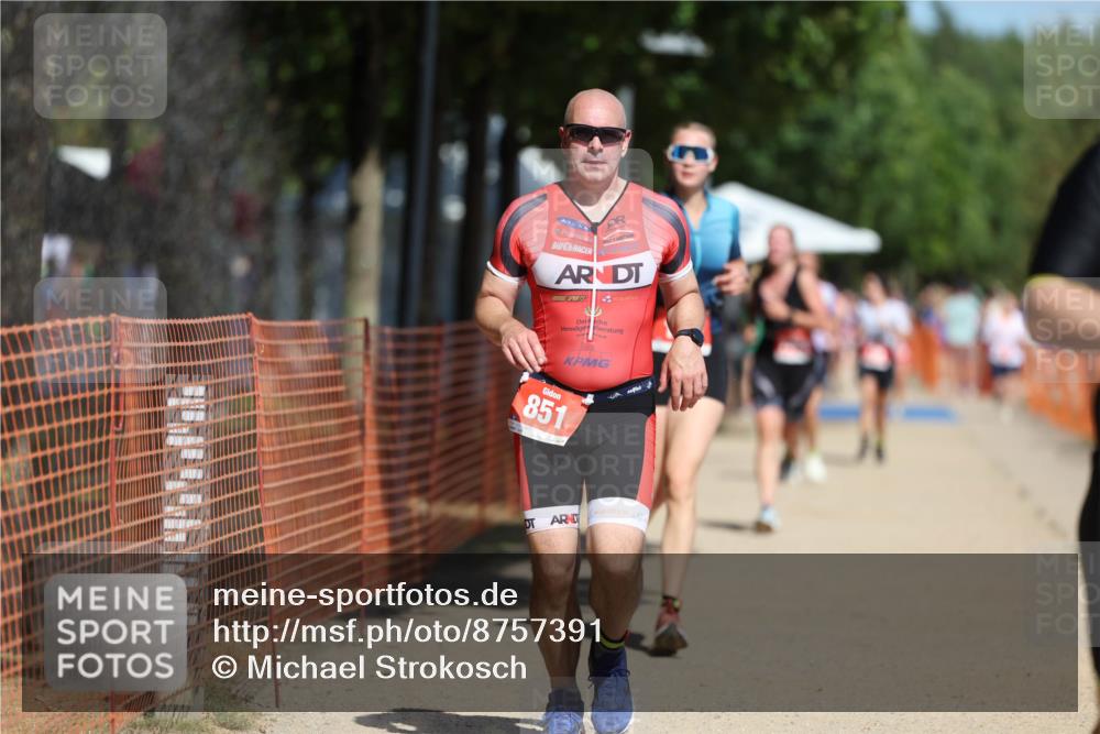 07.09.2025 - 19. Norderstedt Triathlon Michael Strokosch http://msf.ph/oto/8757391 07.09.2025 12:50:58 Laufen 140, 739, 851, 1224 meine-sportfotos.de