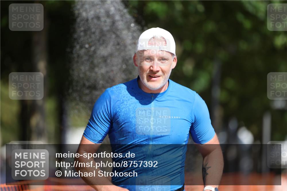 07.09.2025 - 19. Norderstedt Triathlon Michael Strokosch http://msf.ph/oto/8757392 07.09.2025 12:04:31 Laufen 191, 303, 736, 819 meine-sportfotos.de