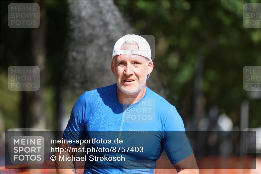 07.09.2025 - 19. Norderstedt Triathlon Michael Strokosch http://msf.ph/oto/8757403 07.09.2025 12:04:31 Laufen 191, 303, 736, 819 meine-sportfotos.de