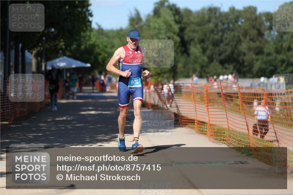 07.09.2025 - 19. Norderstedt Triathlon Michael Strokosch http://msf.ph/oto/8757415 07.09.2025 14:55:22 Laufen 908, 976, 1027 meine-sportfotos.de
