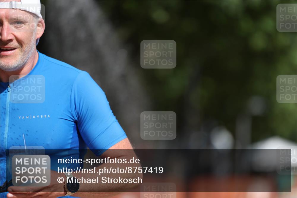 07.09.2025 - 19. Norderstedt Triathlon Michael Strokosch http://msf.ph/oto/8757419 07.09.2025 12:04:32 Laufen 191, 303, 736, 819 meine-sportfotos.de