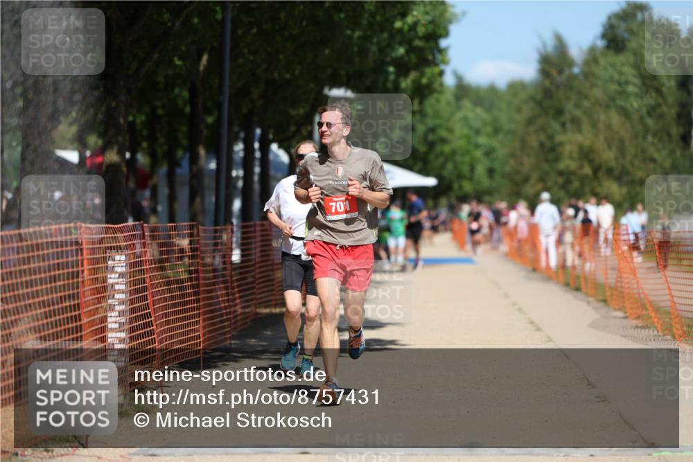 07.09.2025 - 19. Norderstedt Triathlon Michael Strokosch http://msf.ph/oto/8757431 07.09.2025 13:13:09 Laufen 701, 1362 meine-sportfotos.de