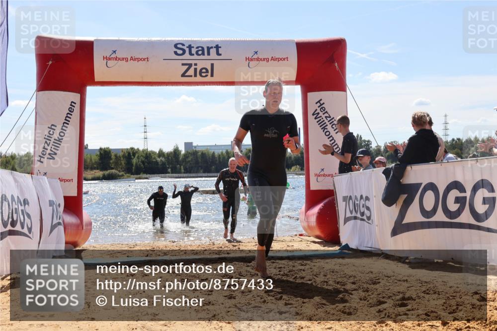 07.09.2025 - 19. Norderstedt Triathlon Luisa Fischer http://msf.ph/oto/8757433 07.09.2025 13:33:09 Schwimmen 400, 908, 989, 1020, 1027, 1438 meine-sportfotos.de