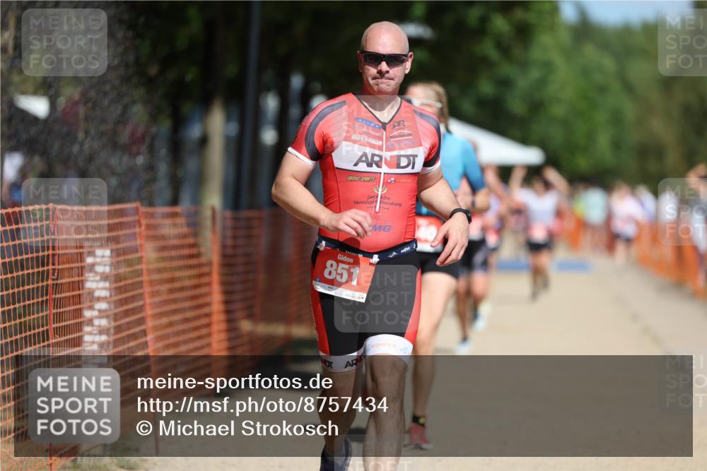 07.09.2025 - 19. Norderstedt Triathlon Michael Strokosch http://msf.ph/oto/8757434 07.09.2025 12:50:59 Laufen 140, 739, 851, 1224 meine-sportfotos.de