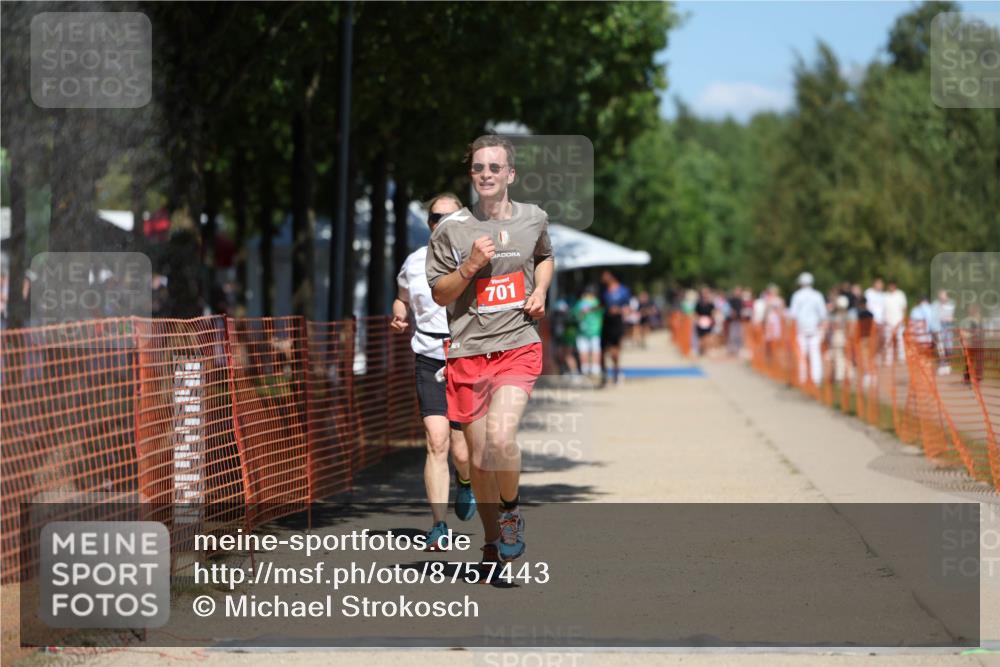 07.09.2025 - 19. Norderstedt Triathlon Michael Strokosch http://msf.ph/oto/8757443 07.09.2025 13:13:09 Laufen 701, 1362 meine-sportfotos.de
