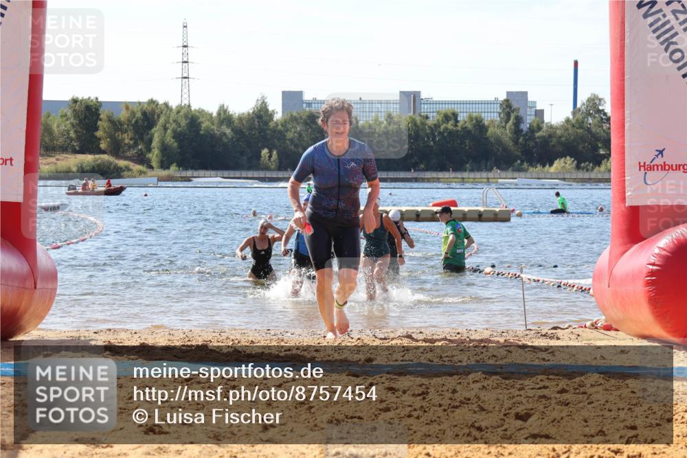 07.09.2025 - 19. Norderstedt Triathlon Luisa Fischer http://msf.ph/oto/8757454 07.09.2025 11:47:29 Schwimmen 239, 243, 1243, 1338 meine-sportfotos.de