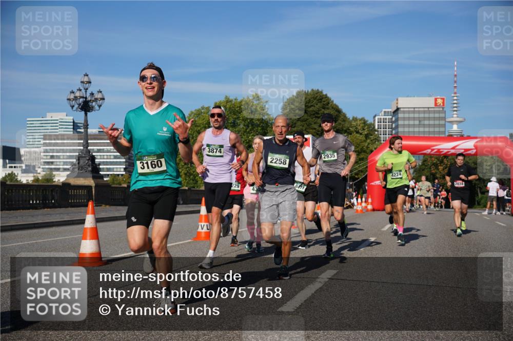 07.09.2025 - BARMER Alsterlauf Yannick Fuchs http://msf.ph/oto/8757458 07.09.2025 09:38:50 Laufen 3160, 3874, 229, 435, 2935, 2258, 4224, 2078 meine-sportfotos.de